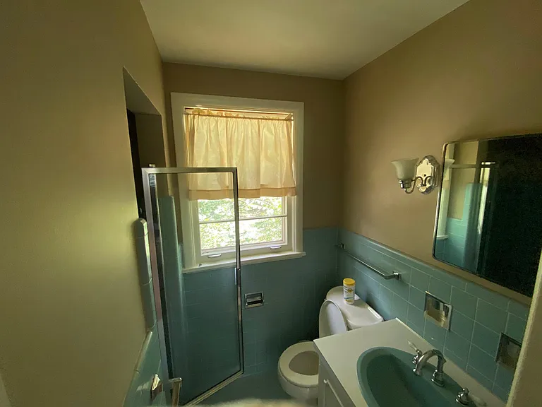 518 Huckleberry Rd — Photo 16