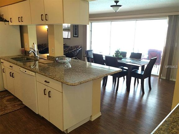 5th image of 2459 Breakwater Cir