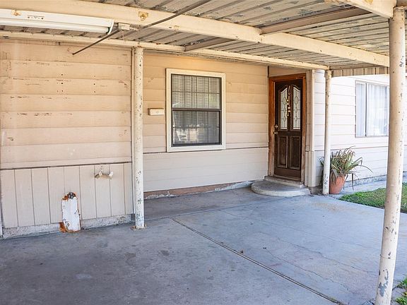 3rd image of 423 Exchange St
