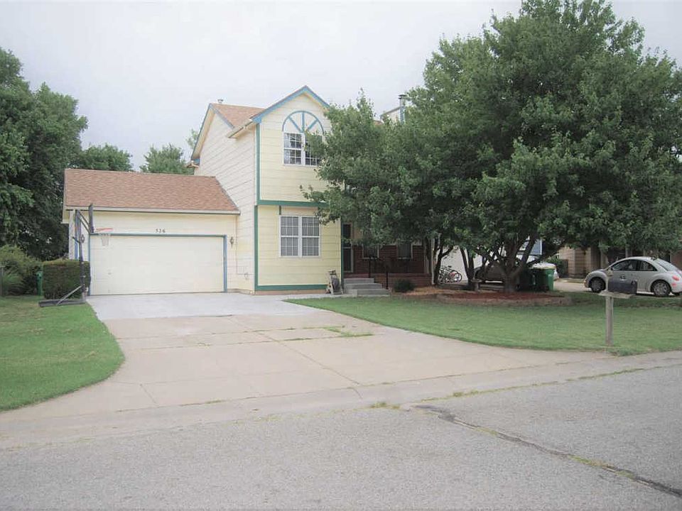 1st image of 526 W Deerfield Cir