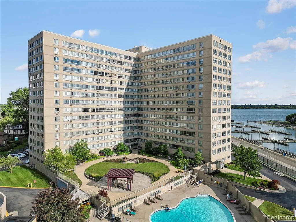 1 bed, 1.0 bath, 625 sqft, $1,050 — Photo 2