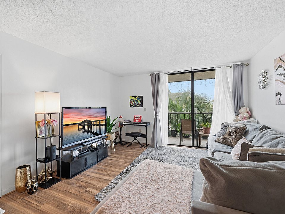 1st image of 5570 NW 44th Street #313a
