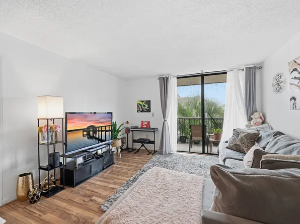 5570 NW 44th Street #313a, Lauderhill, FL 33319