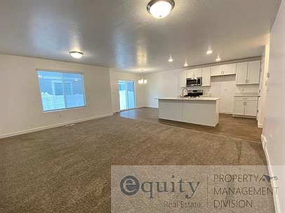 3rd image of 3608 W Grassland Dr
