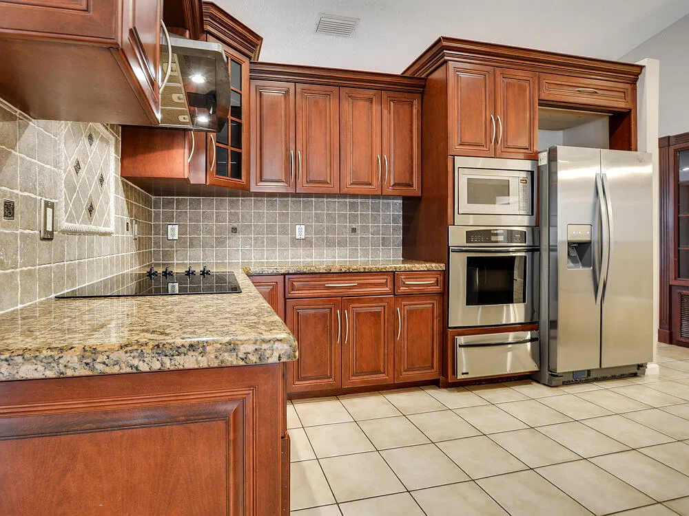 4 bed, 2.0 bath, 2194 sqft, $4,480 — Photo 4