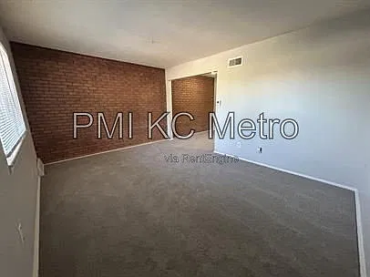 1 bed, 1.0 bath, 700 sqft, $725 — Photo 2