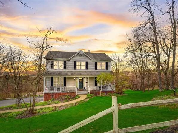 1005 Greer Ln, Jeannette, PA 15644