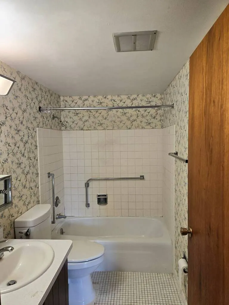 613 E 6th St — Photo 2