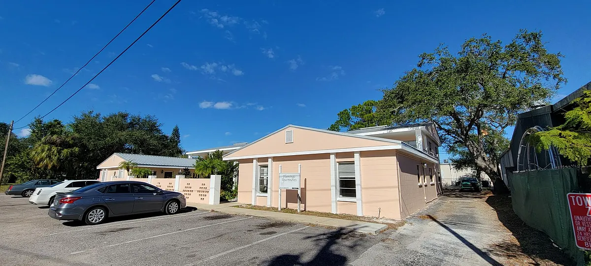 Building Photo - 4807 W Flamingo Rd
