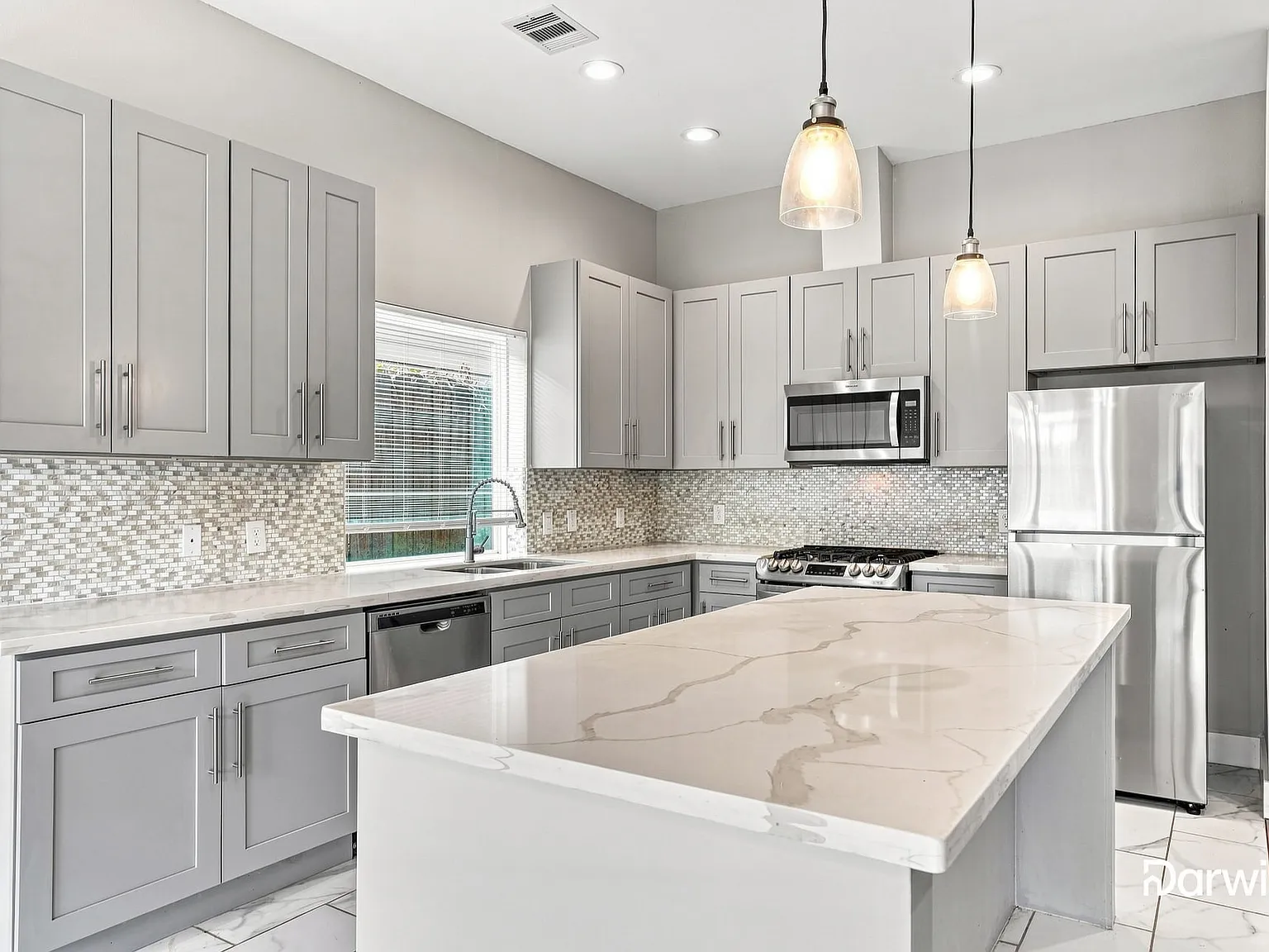 3 bed, 3.5 bath, 2084 sqft, $2,275 — Photo 3