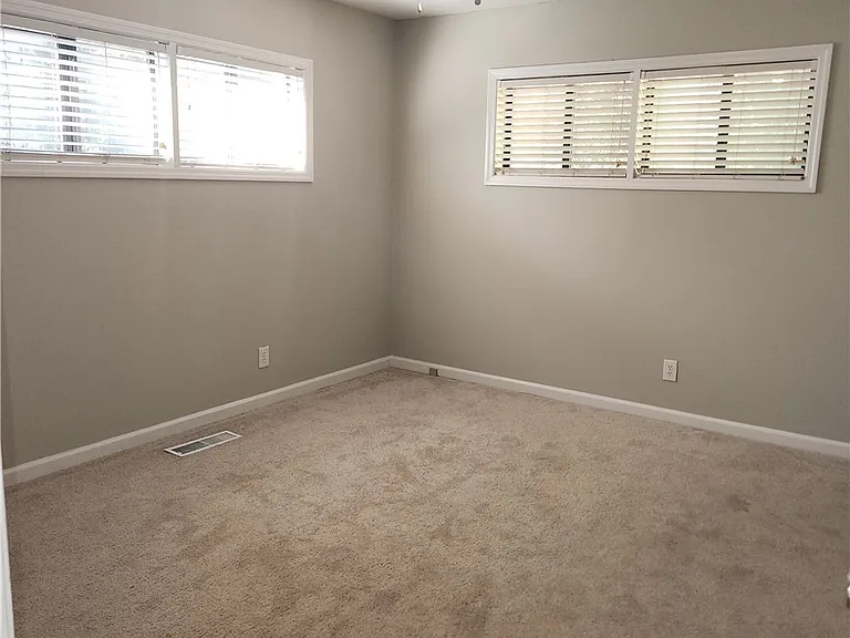1406 Raeford Rd — Photo 8