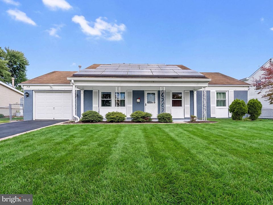 1st image of 72 New Castle Ln