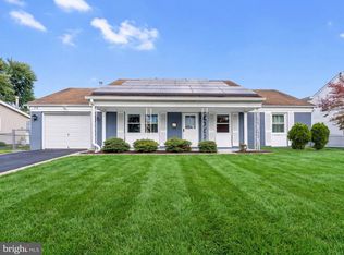 72 New Castle Ln, Willingboro, NJ 08046