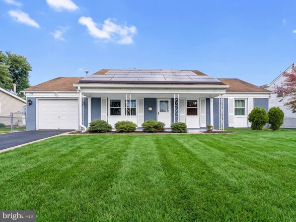 72 New Castle Ln, Willingboro, NJ 08046