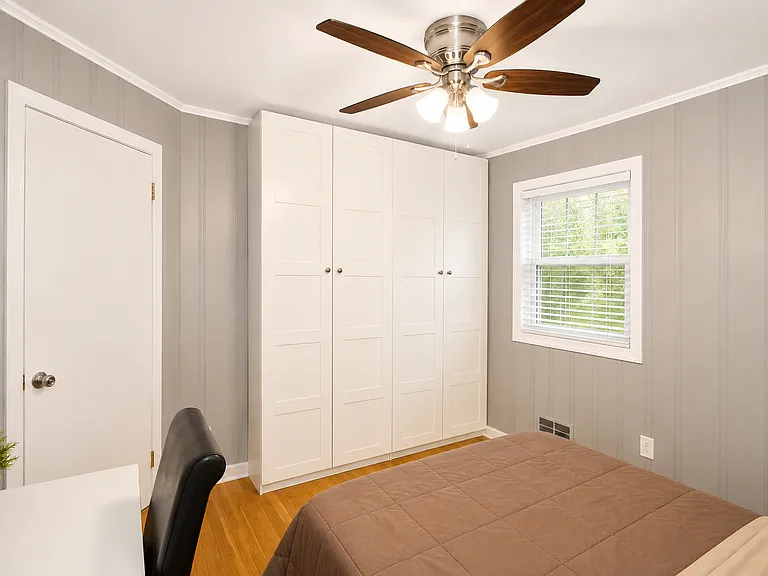 1272 Woodland Ave NE — Photo 11