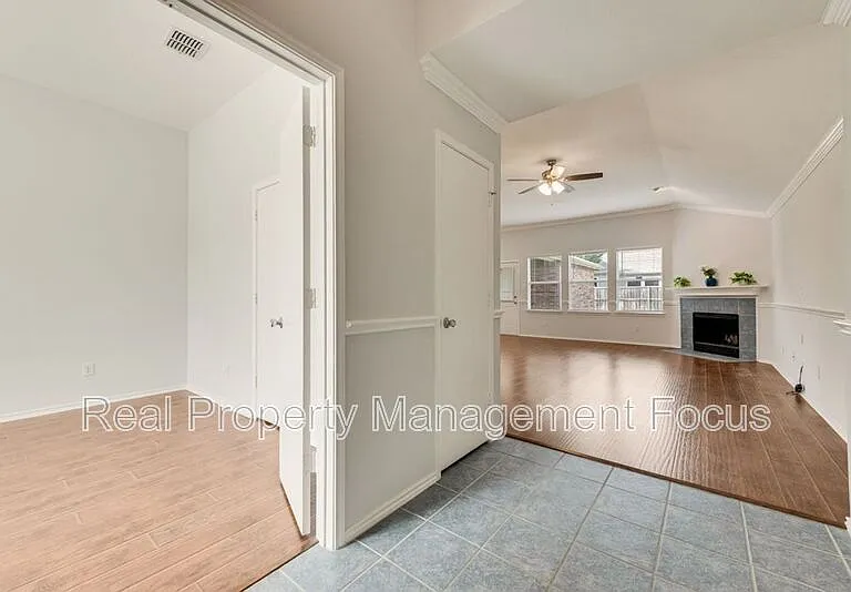 1004 Trickham Dr — Photo 4