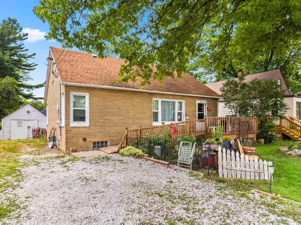 317 N Highland St, Creve Coeur, IL 61610