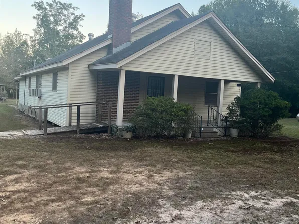 665 Columbia Road 77, Magnolia, AR 71753