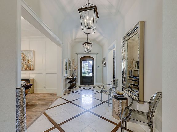 23-Foyer.jpg