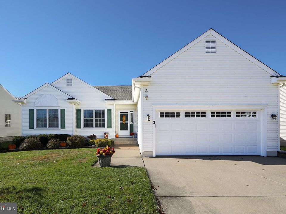 1st image of 3 Tara Ln