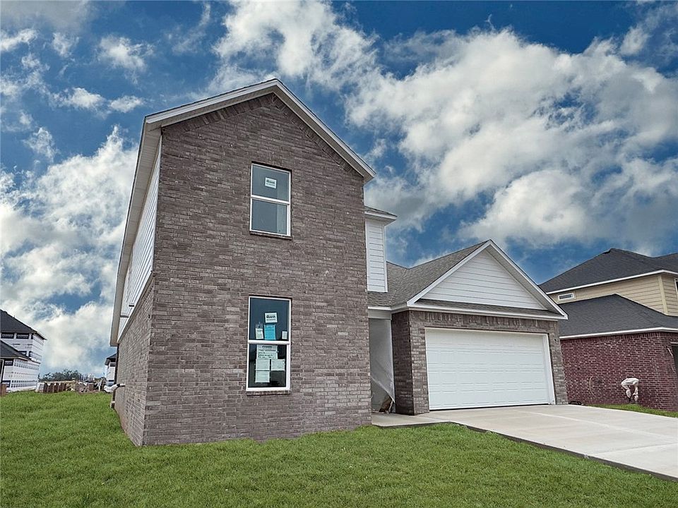 1st image of 2400 Longfellow Dr