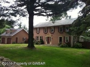 274 Reservoir Rd, Dallas, PA 18612