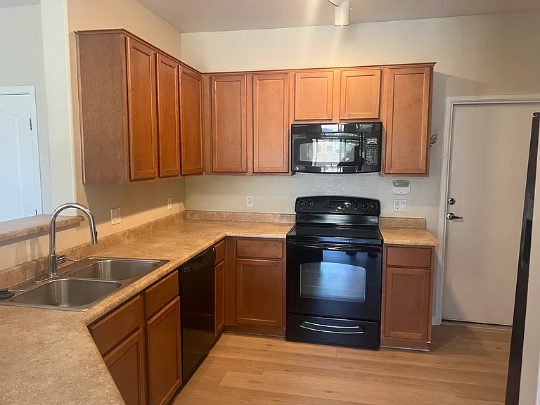 1350 S Greenfield Rd #1032 — Photo 4
