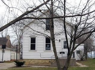 1217 S 7th St, Manitowoc, WI 54220