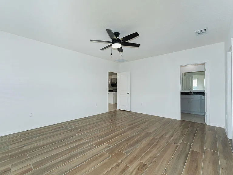 138 SW Carter Ave — Photo 42