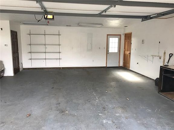3rd image of 3097 Bell Dr