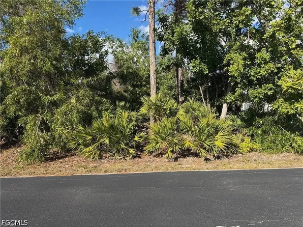 3716 Manatee Dr, Saint James City, FL 33956