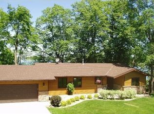 14060 Old Holt Ct, Lindstrom, MN 55045