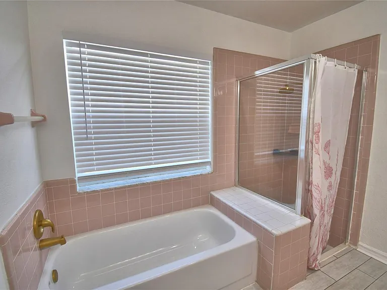 2935 Dickens Cir — Photo 17