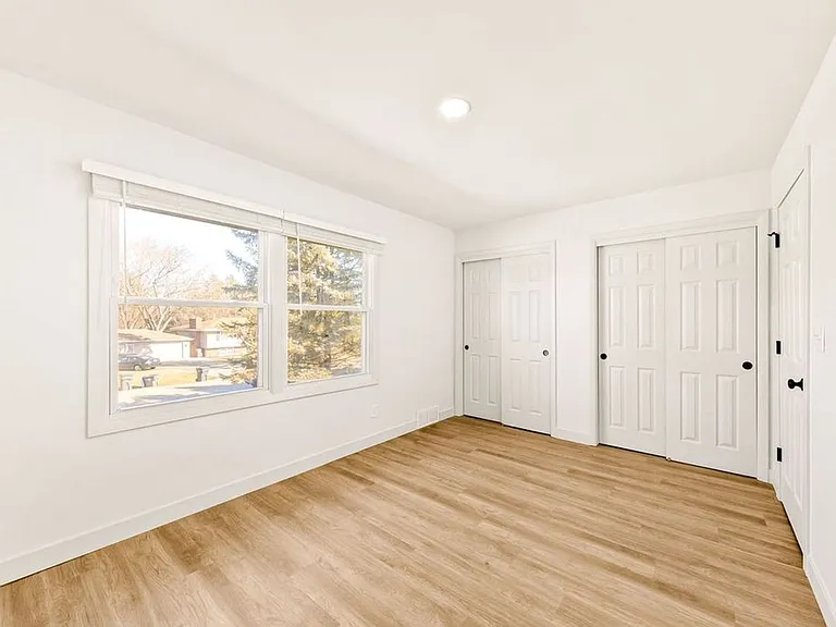 215-217 Pembroke Way (Townhouse) MyDwelling — Photo 11