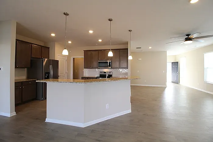 409 Halton Dr — Photo 10