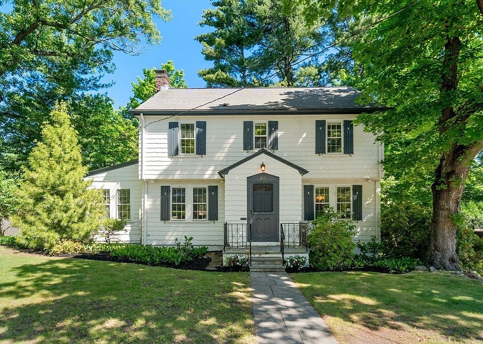 1st image of 215 Dorset Rd