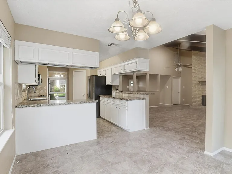 21131 Park Brook Dr — Photo 7