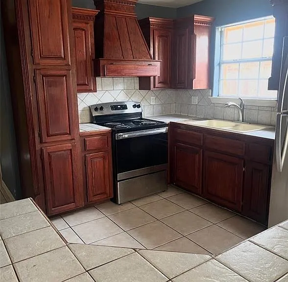 1808 Yellowbrick Rd — Photo 12