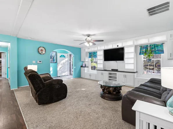 5808 N Lakeside Hills Ct, Granbury, TX 76048