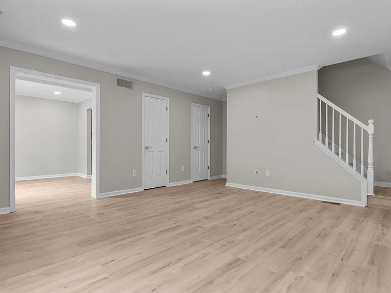 115 Goldfinch Ct #237 — Photo 3
