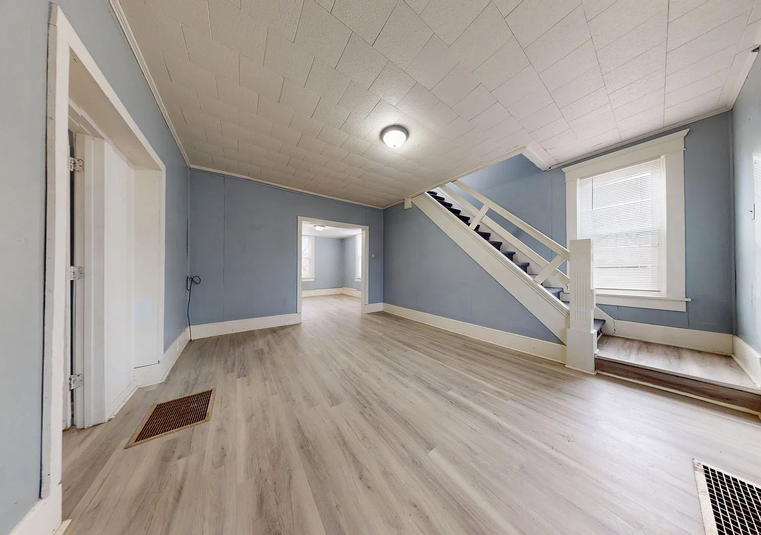 Coming soon- 4 bedroom house with double lot in Mansfield — Photo 2
