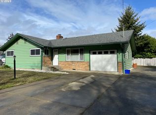 960 Lockhart St, North Bend, OR 97459