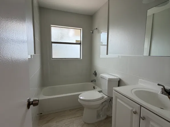3803 7th St E #3803, Bradenton, FL 34208