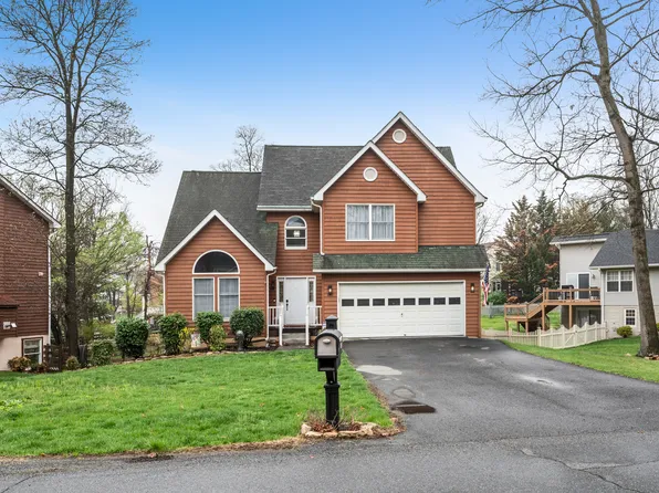 108 Fair Lawn Ct, Stephens City, VA 22655