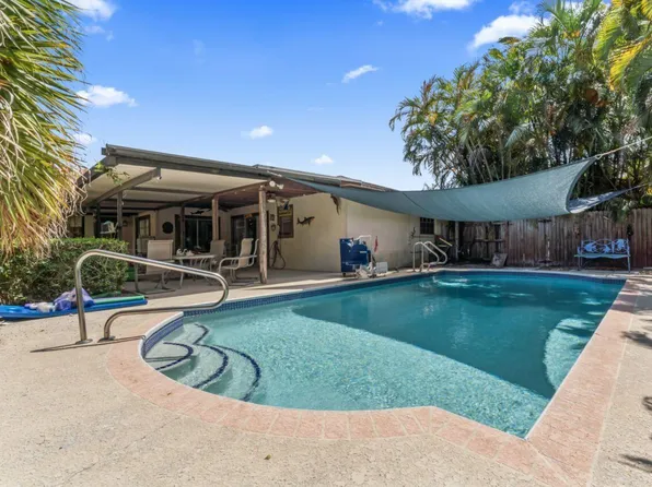12127 Big Cone Court, Wellington, FL 33414