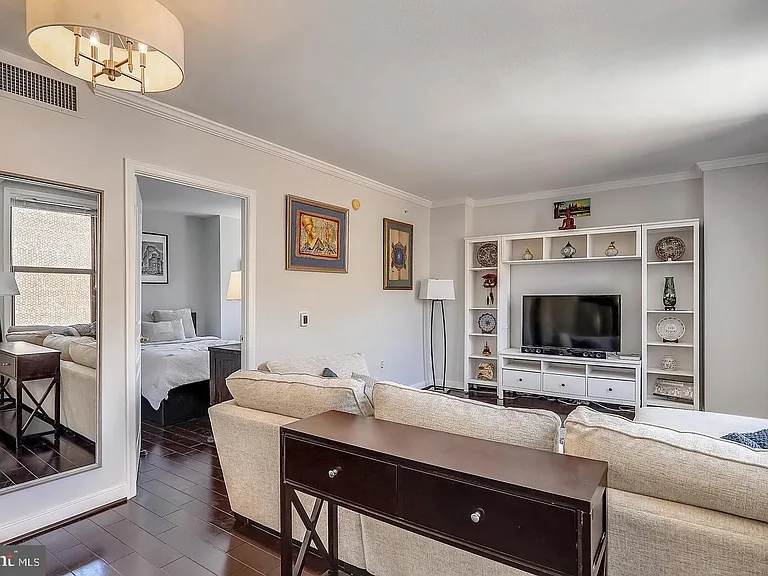 631 D St NW #934 — Photo 2