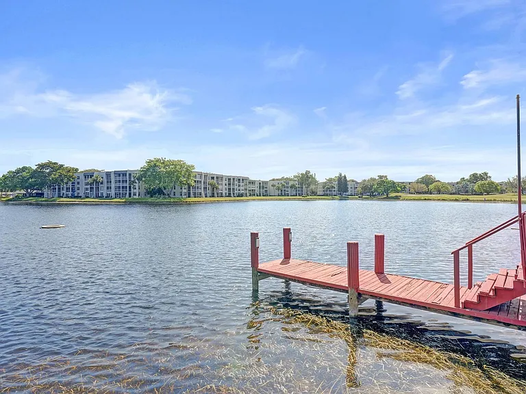 9460 Poinciana Pl #101 — Photo 36