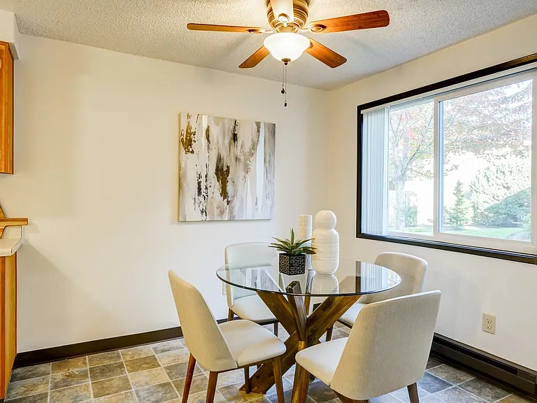 Cedar Crest Apartments — Photo 7