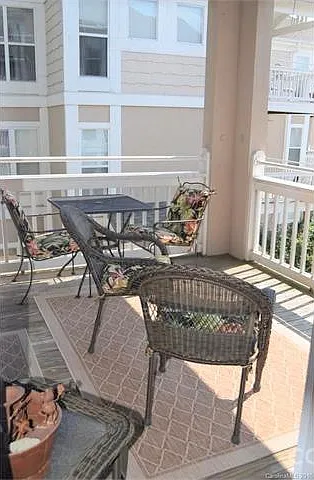 1313 Torrence Cir — Photo 16