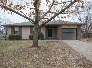 707 E Dyann Dr, Nixa, MO 65714